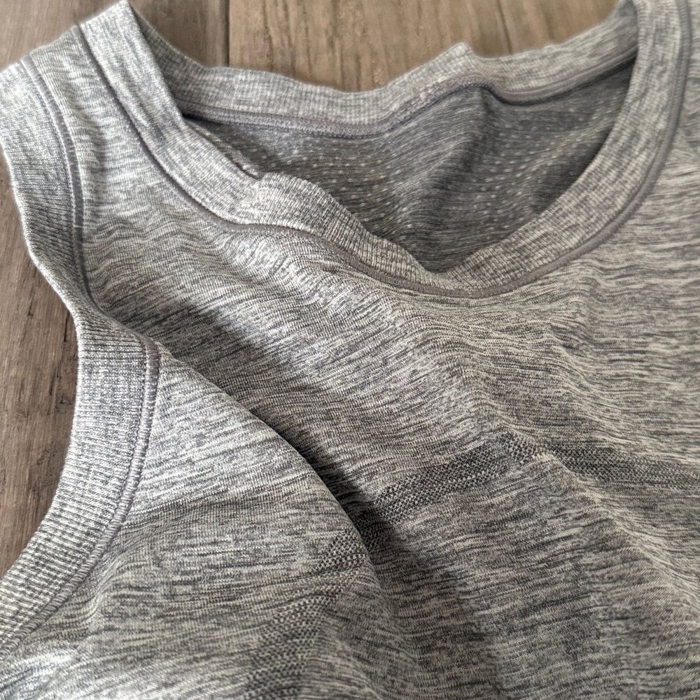Lululemon Swiftly Tank - Picture 5 of 5